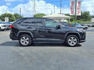 Toyota RAV4 2024 XLE 4dr SUV