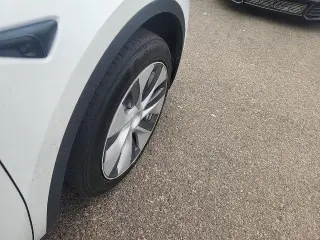 Tesla Model Y 2022 AWD Long Range 4dr Crossover