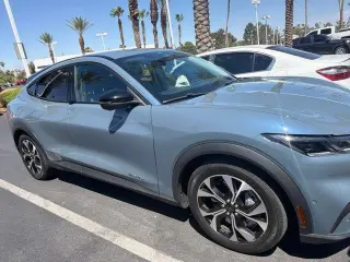 Ford Mustang Mach-E 2024 Select 4dr SUV
