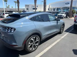 Ford Mustang Mach-E 2024 Select 4dr SUV