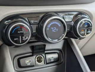 Hyundai VENUE 2023 SEL 4dr Crossover