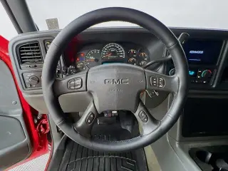 GMC Sierra 1500HD Classic 2007 SLE2 4dr Crew Cab 4WD SB