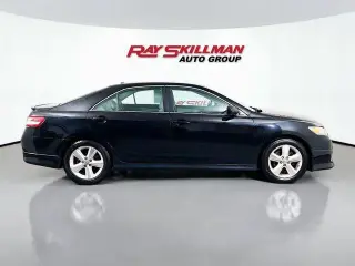 Toyota Camry 2011 SE 4dr Sedan 6M