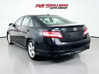 Toyota Camry 2011 SE 4dr Sedan 6M