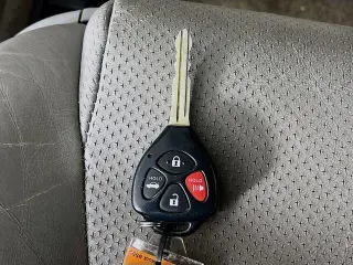 Toyota Camry 2011 SE 4dr Sedan 6M