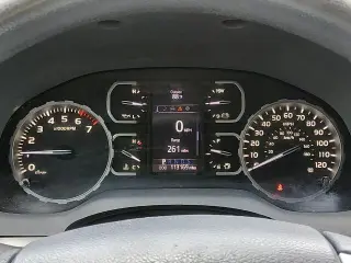 Toyota Tundra 2018 4x4 SR5 4dr CrewMax Cab Pickup SB (5.7L V8)