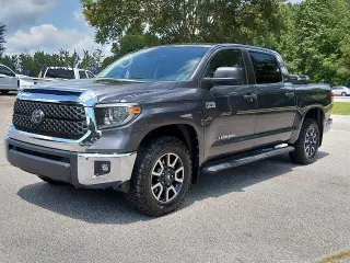 Toyota Tundra 2018 4x4 SR5 4dr CrewMax Cab Pickup SB (5.7L V8)