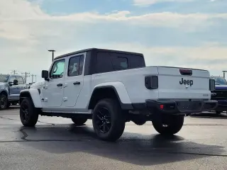 Jeep Gladiator 2021 4x4 Sport 4dr Crew Cab 5.0 ft. SB