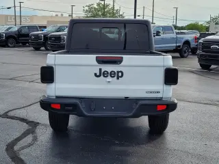 Jeep Gladiator 2021 4x4 Sport 4dr Crew Cab 5.0 ft. SB
