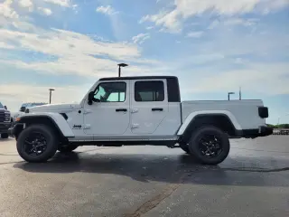 Jeep Gladiator 2021 4x4 Sport 4dr Crew Cab 5.0 ft. SB