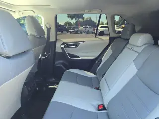 Toyota RAV4 2025 AWD XLE Premium 4dr SUV