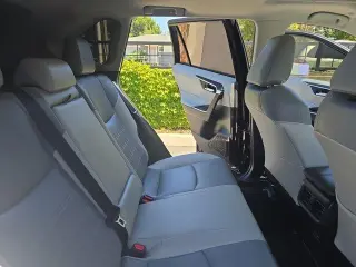 Toyota RAV4 2025 AWD XLE Premium 4dr SUV