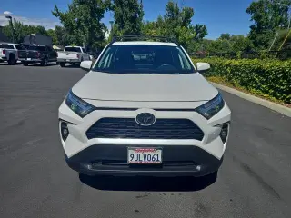 Toyota RAV4 2024 AWD XLE Premium 4dr SUV