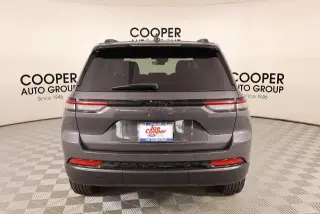 Jeep Grand Cherokee 2025 4x2 Laredo A 4dr SUV