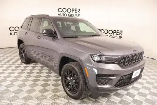 Jeep Grand Cherokee 2025 4x2 Laredo A 4dr SUV