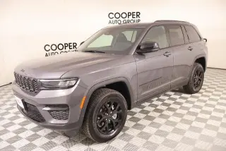 Jeep Grand Cherokee 2025 4x2 Laredo A 4dr SUV