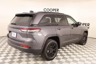 Jeep Grand Cherokee 2025 4x2 Laredo A 4dr SUV