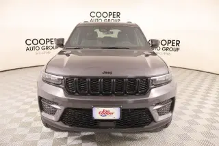 Jeep Grand Cherokee 2025 4x2 Laredo A 4dr SUV
