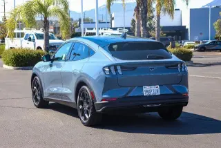 Ford Mustang Mach-E 2024 Select 4dr SUV