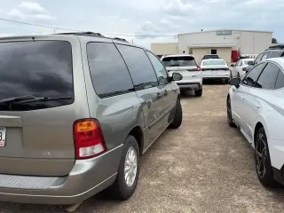 Ford Windstar 2002 LX 4dr Mini-Van