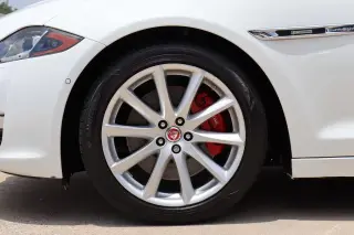 2019 Jaguar XJ R-Sport