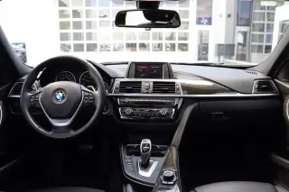 2018 BMW 3 Series 330i