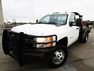 2011 CHEVROLET SILVERADO 3500 HD REGULAR CAB & CHASSIS