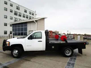 2011 CHEVROLET SILVERADO 3500 HD REGULAR CAB & CHASSIS