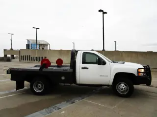 2011 CHEVROLET SILVERADO 3500 HD REGULAR CAB & CHASSIS