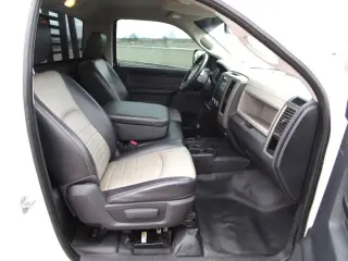 2011 RAM 3500 REGULAR CAB & CHASSIS