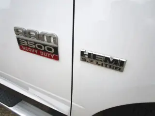 2011 RAM 3500 REGULAR CAB & CHASSIS