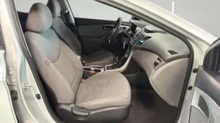 2016 Hyundai Elantra SE 6AT