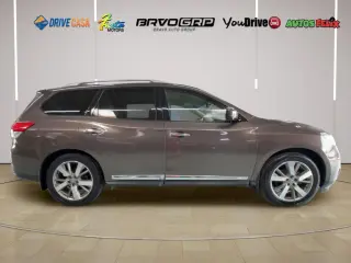 2015 Nissan Pathfinder Platinum 2WD