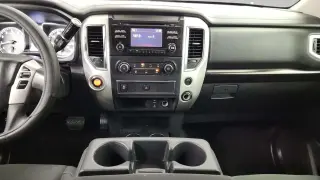 2017 Nissan TITAN SV