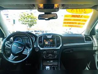 2018 Chrysler 300
