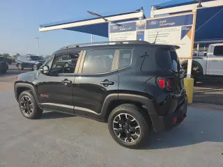 Jeep Renegade 2023 4x4 Trailhawk 4dr SUV