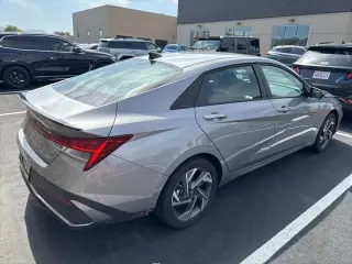 Hyundai ELANTRA Hybrid 2025 SEL Sport 4dr Sedan