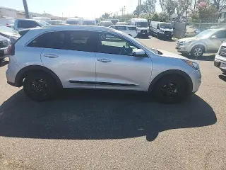 Kia Niro Plug-In Hybrid 2019 LX 4dr Crossover