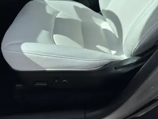 Tesla Model Y 2022 AWD Performance 4dr Crossover