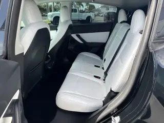 Tesla Model Y 2022 AWD Performance 4dr Crossover