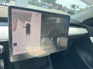 Tesla Model Y 2022 AWD Performance 4dr Crossover