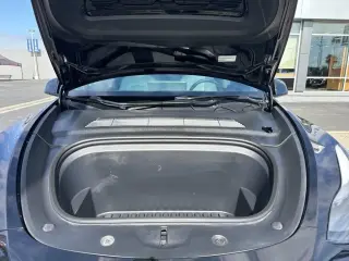 Tesla Model Y 2022 AWD Performance 4dr Crossover