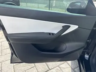 Tesla Model Y 2022 AWD Performance 4dr Crossover