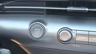 Hyundai KONA 2026 SEL Premium 4dr SUV