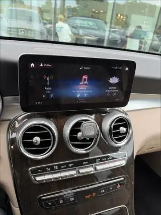 Mercedes-Benz GLC 2022 AWD GLC 300 4MATIC 4dr SUV