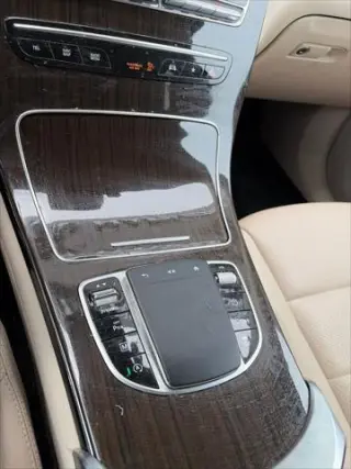 Mercedes-Benz GLC 2022 AWD GLC 300 4MATIC 4dr SUV