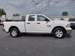 Ram 1500 Classic 2023 4x4 Tradesman 4dr Quad Cab 6.3 ft. SB Pickup