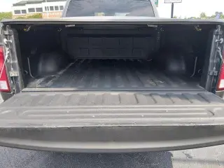 Ram 1500 Classic 2021 4x4 Tradesman 4dr Crew Cab 5.5 ft. SB Pickup