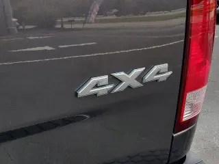 Ram 1500 Classic 2021 4x4 Tradesman 4dr Crew Cab 5.5 ft. SB Pickup