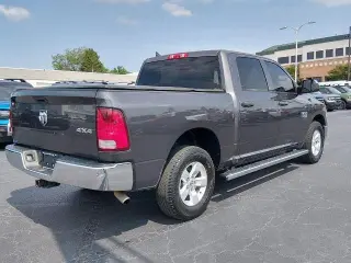 Ram 1500 Classic 2021 4x4 Tradesman 4dr Crew Cab 5.5 ft. SB Pickup